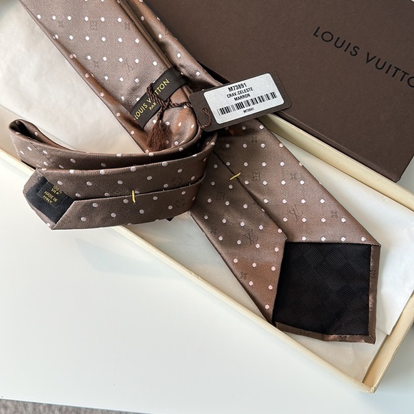 Brand New! WOVEN Louis Vuitton silk tie in original box and wrapping! New item! - Picture 8 of 13